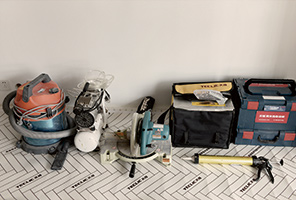 安裝工具、 物料依次擺放